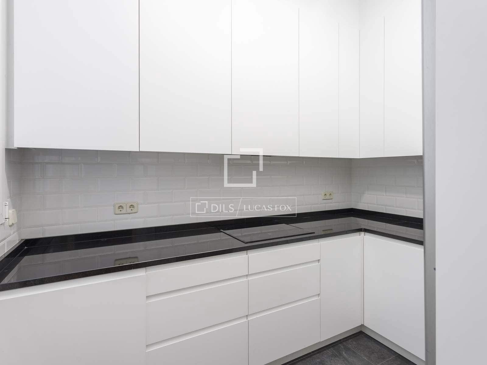 3 quarto Apartamento para arrendar em Madrid cidade - 5 000 € (Ref: 10175452)
