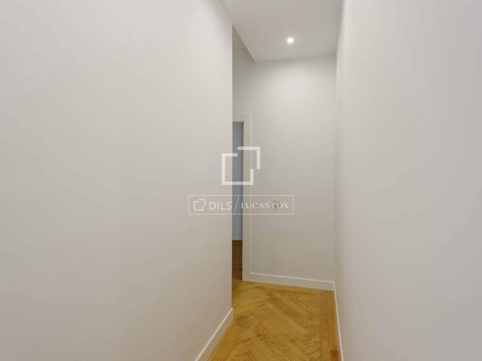 3 quarto Apartamento para arrendar em Madrid cidade - 5 000 € (Ref: 10175452)