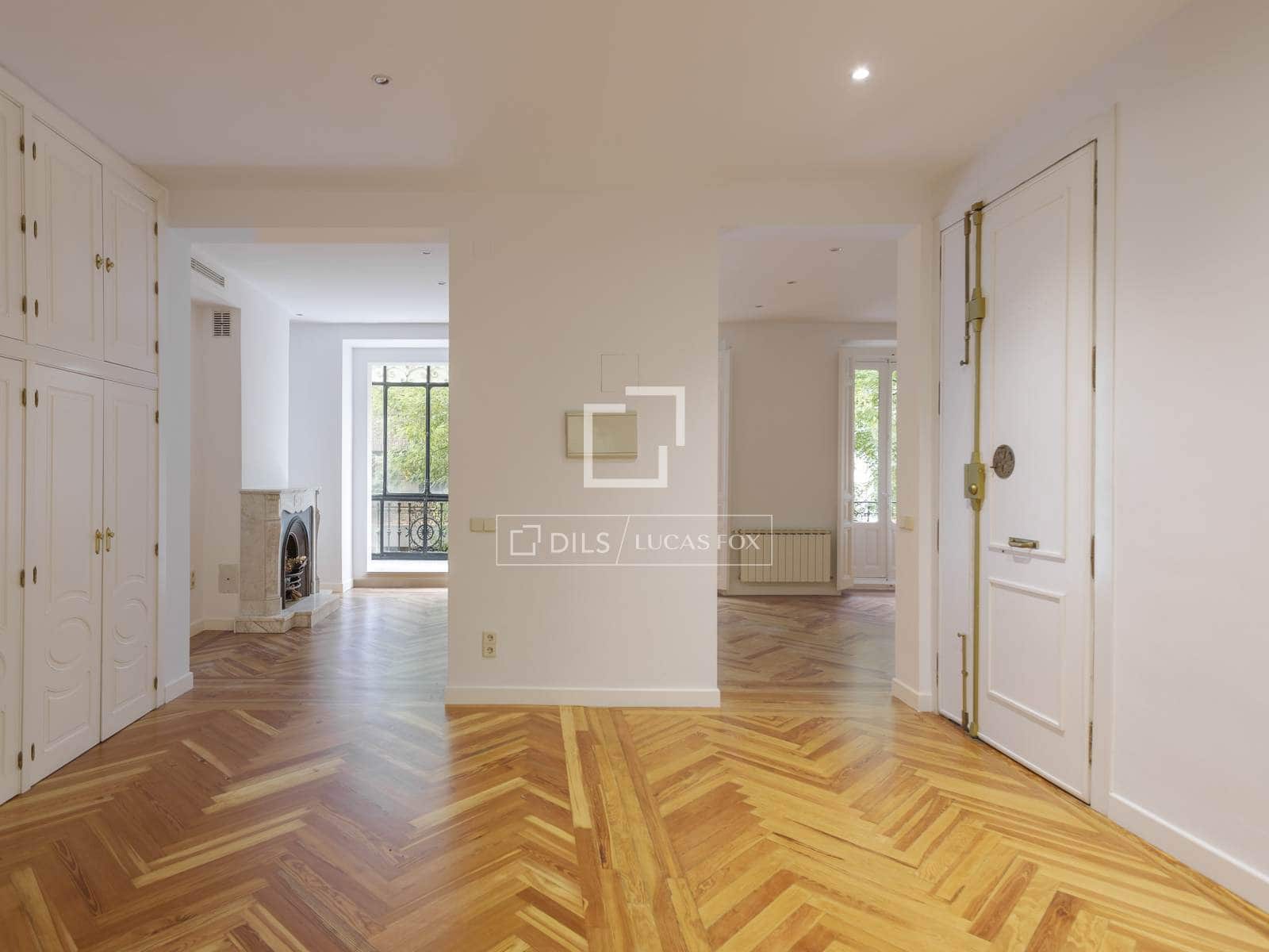 3 quarto Apartamento para arrendar em Madrid cidade - 5 000 € (Ref: 10175452)