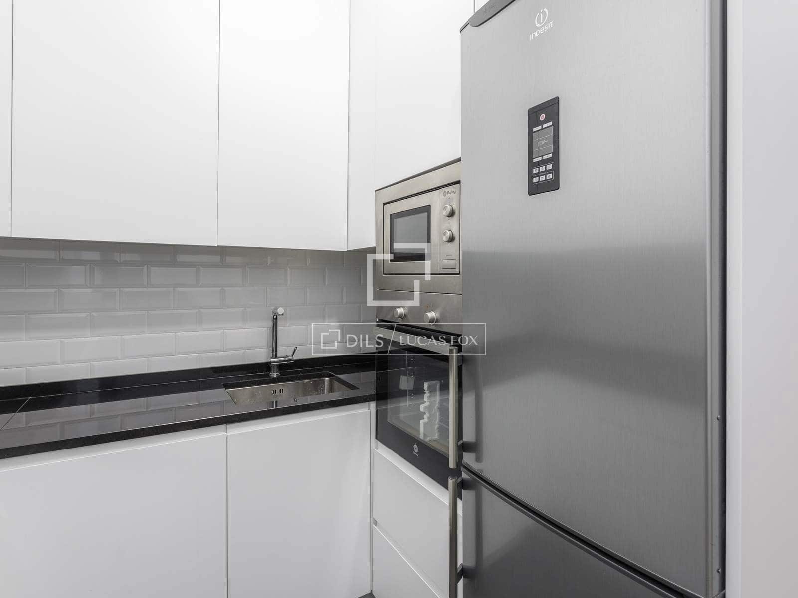 3 quarto Apartamento para arrendar em Madrid cidade - 5 000 € (Ref: 10175452)