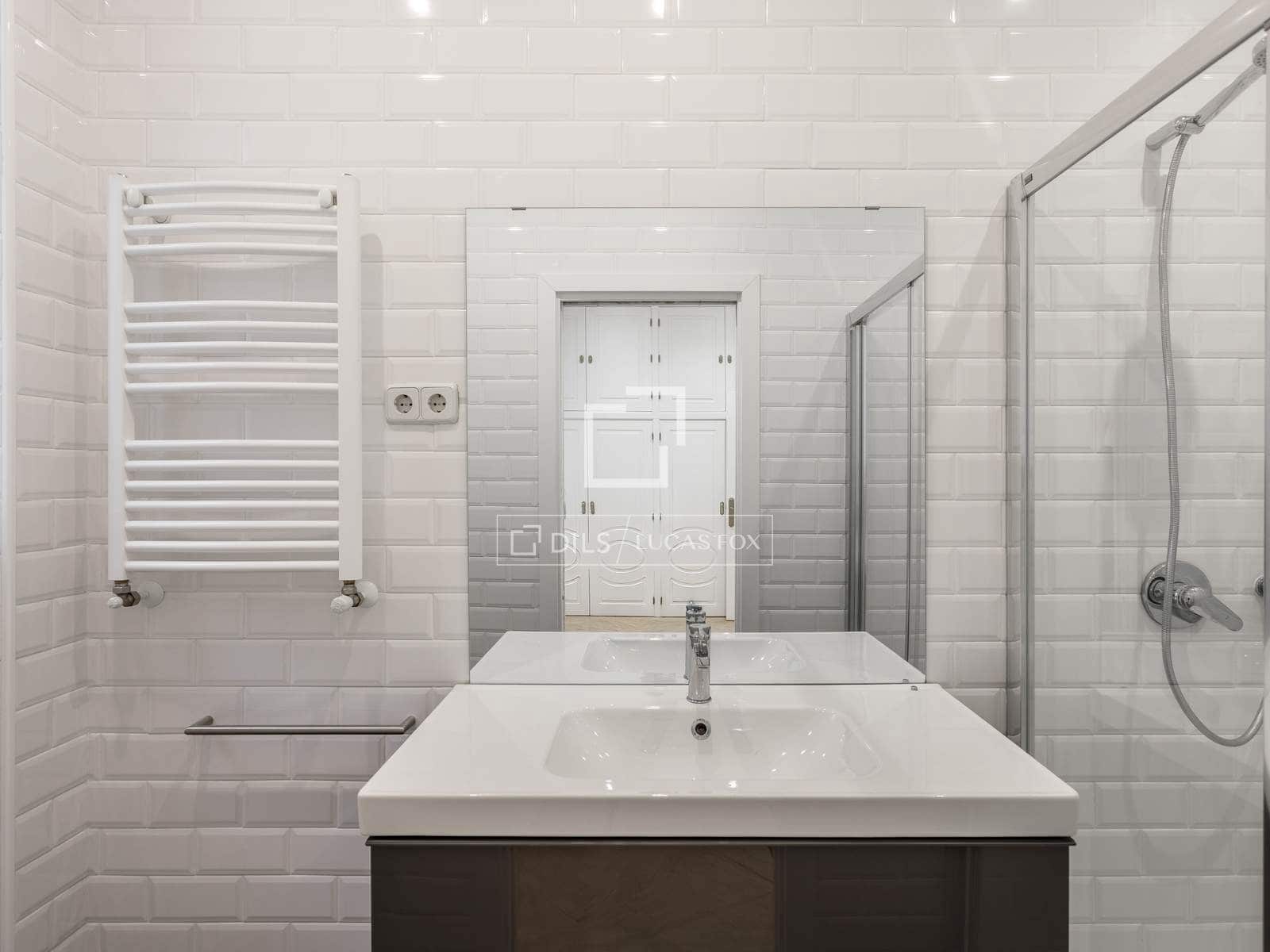 3 quarto Apartamento para arrendar em Madrid cidade - 5 000 € (Ref: 10175452)