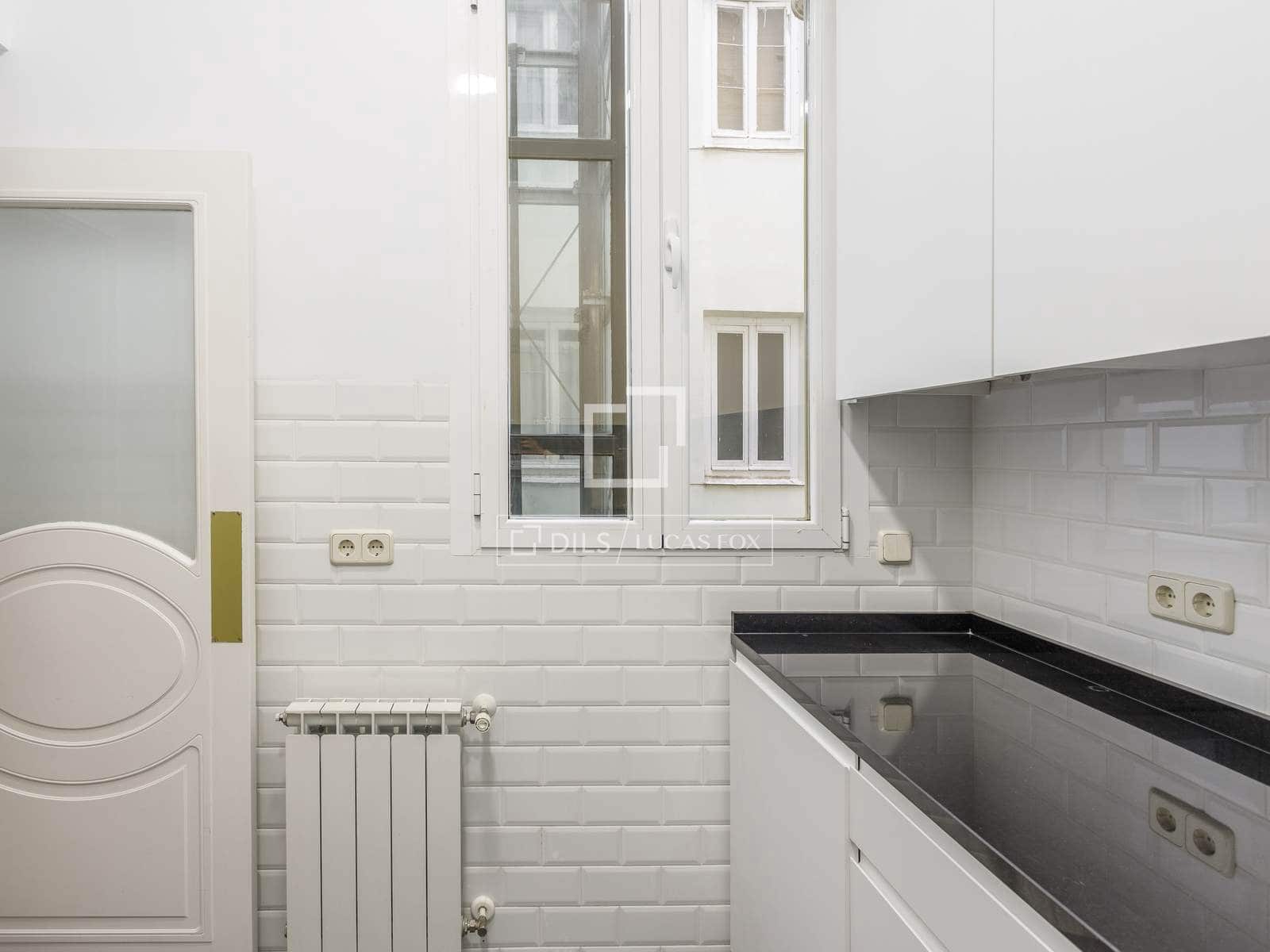 3 quarto Apartamento para arrendar em Madrid cidade - 5 000 € (Ref: 10175452)