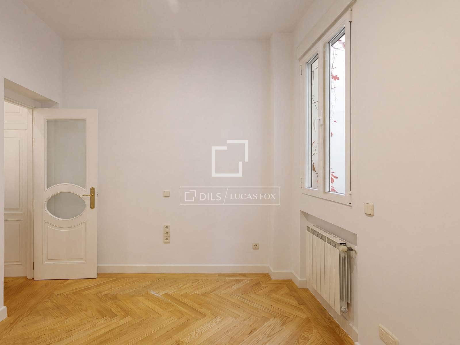 3 quarto Apartamento para arrendar em Madrid cidade - 5 000 € (Ref: 10175452)