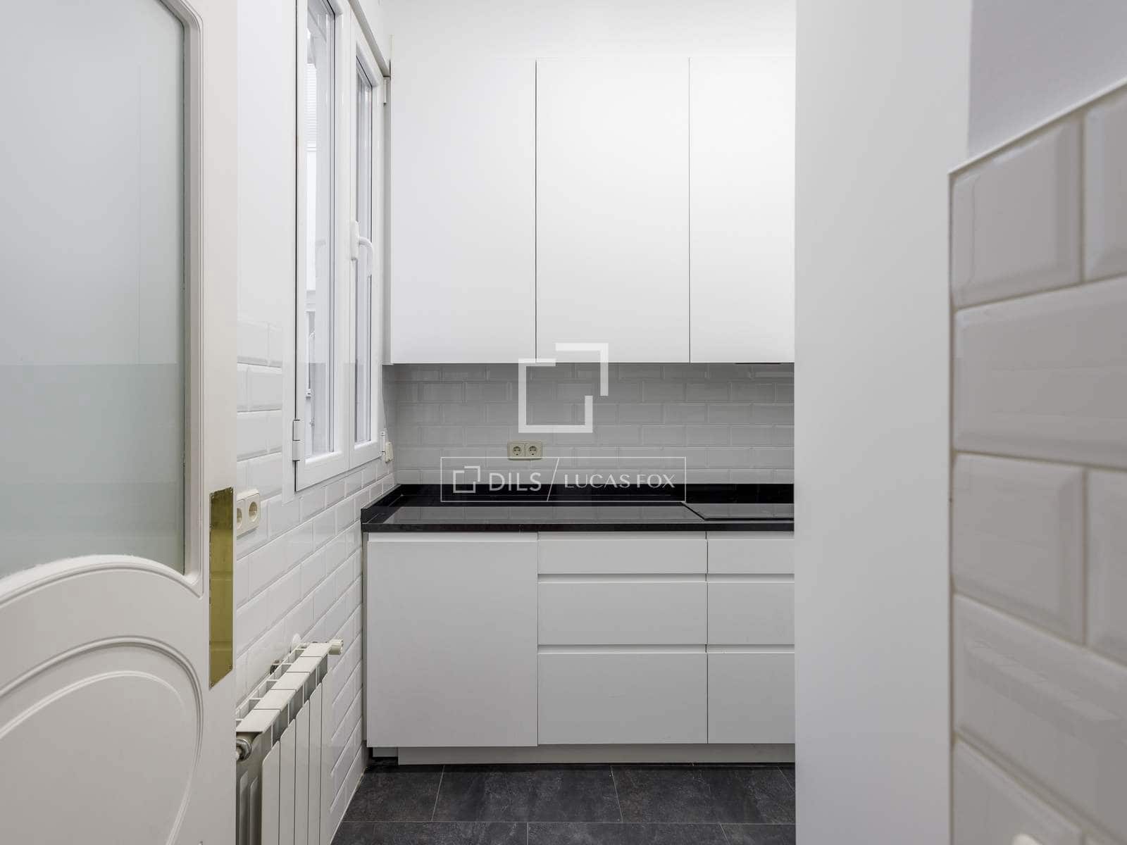 3 quarto Apartamento para arrendar em Madrid cidade - 5 000 € (Ref: 10175452)