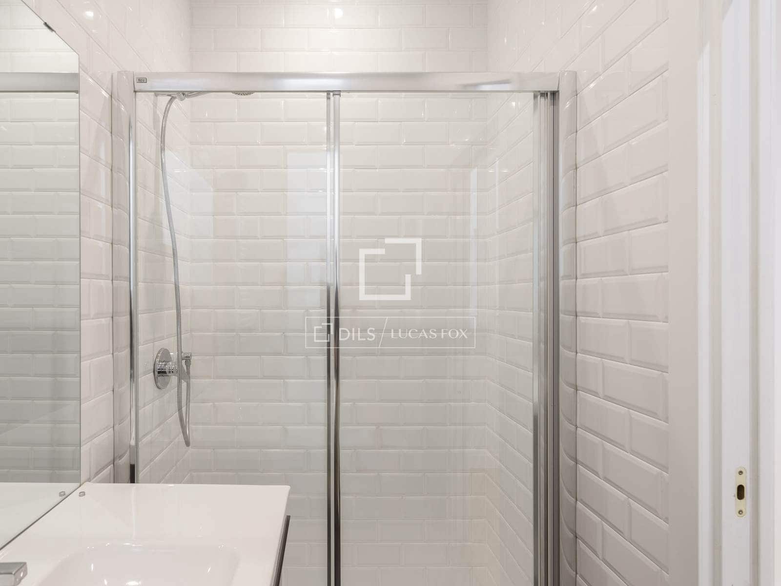3 quarto Apartamento para arrendar em Madrid cidade - 5 000 € (Ref: 10175452)