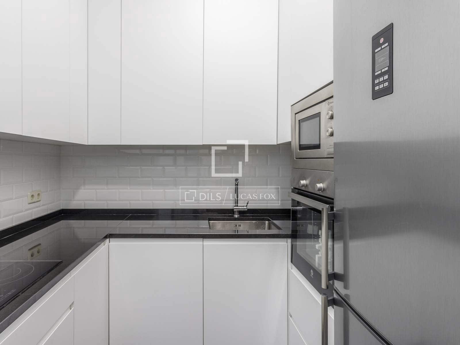 3 quarto Apartamento para arrendar em Madrid cidade - 5 000 € (Ref: 10175452)