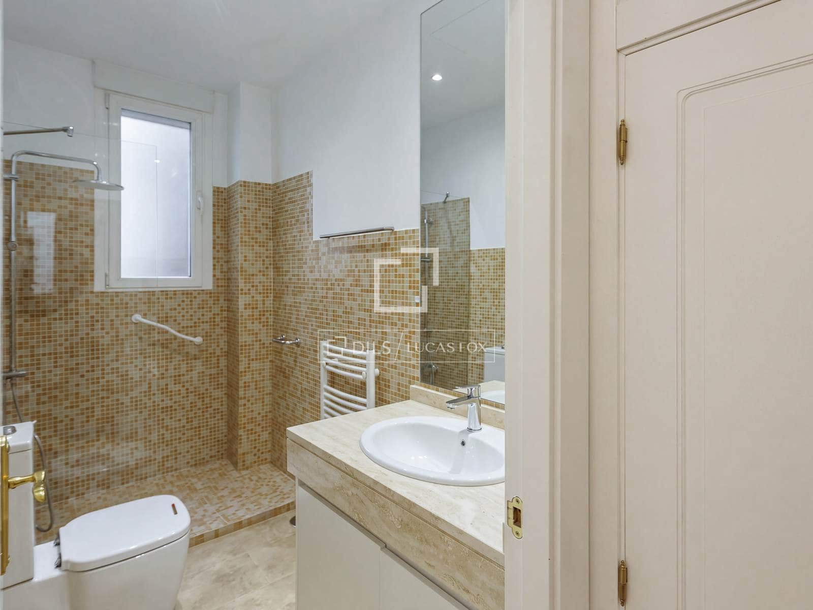 3 quarto Apartamento para arrendar em Madrid cidade - 5 000 € (Ref: 10175452)