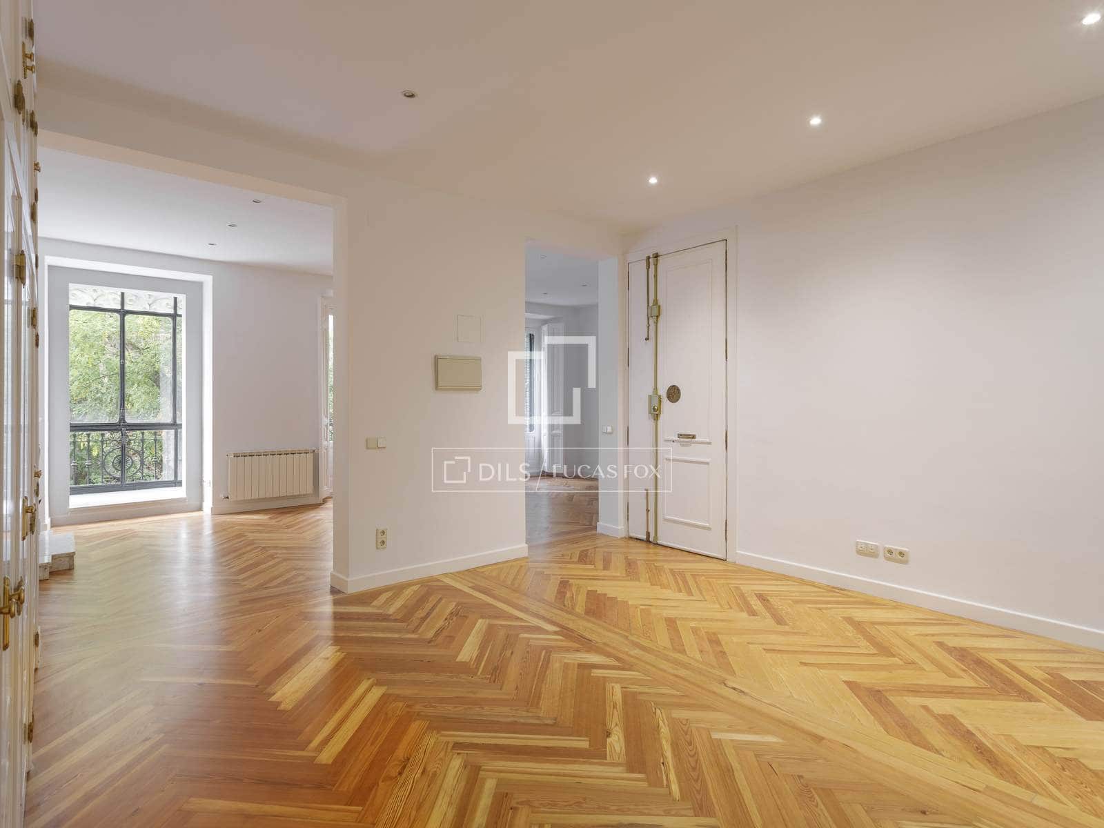 3 quarto Apartamento para arrendar em Madrid cidade - 5 000 € (Ref: 10175452)