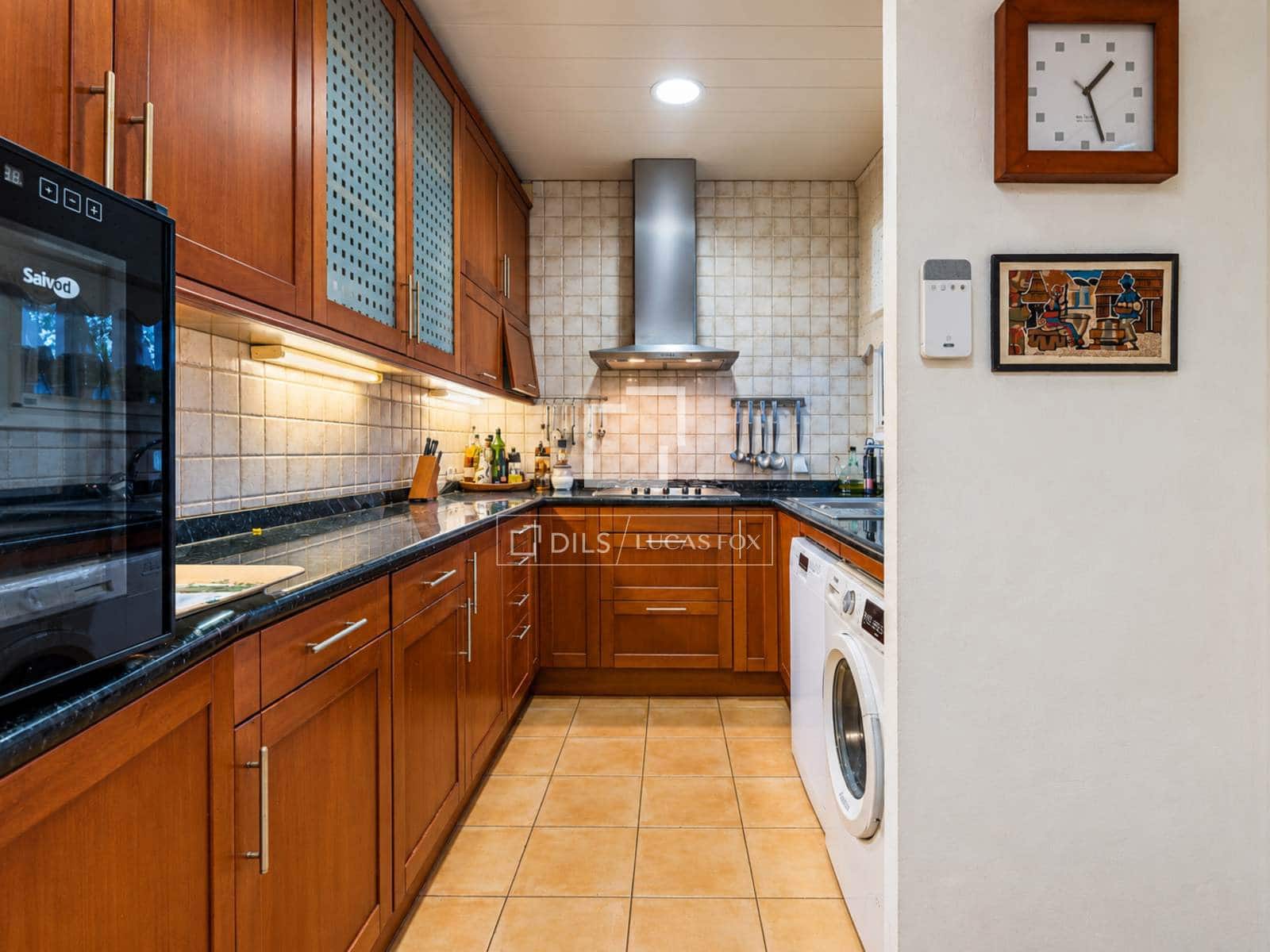4 sypialnia Willa na sprzedaż w Castelldefels z basenem garażem - 1 525 000 € (Ref: 10175898)