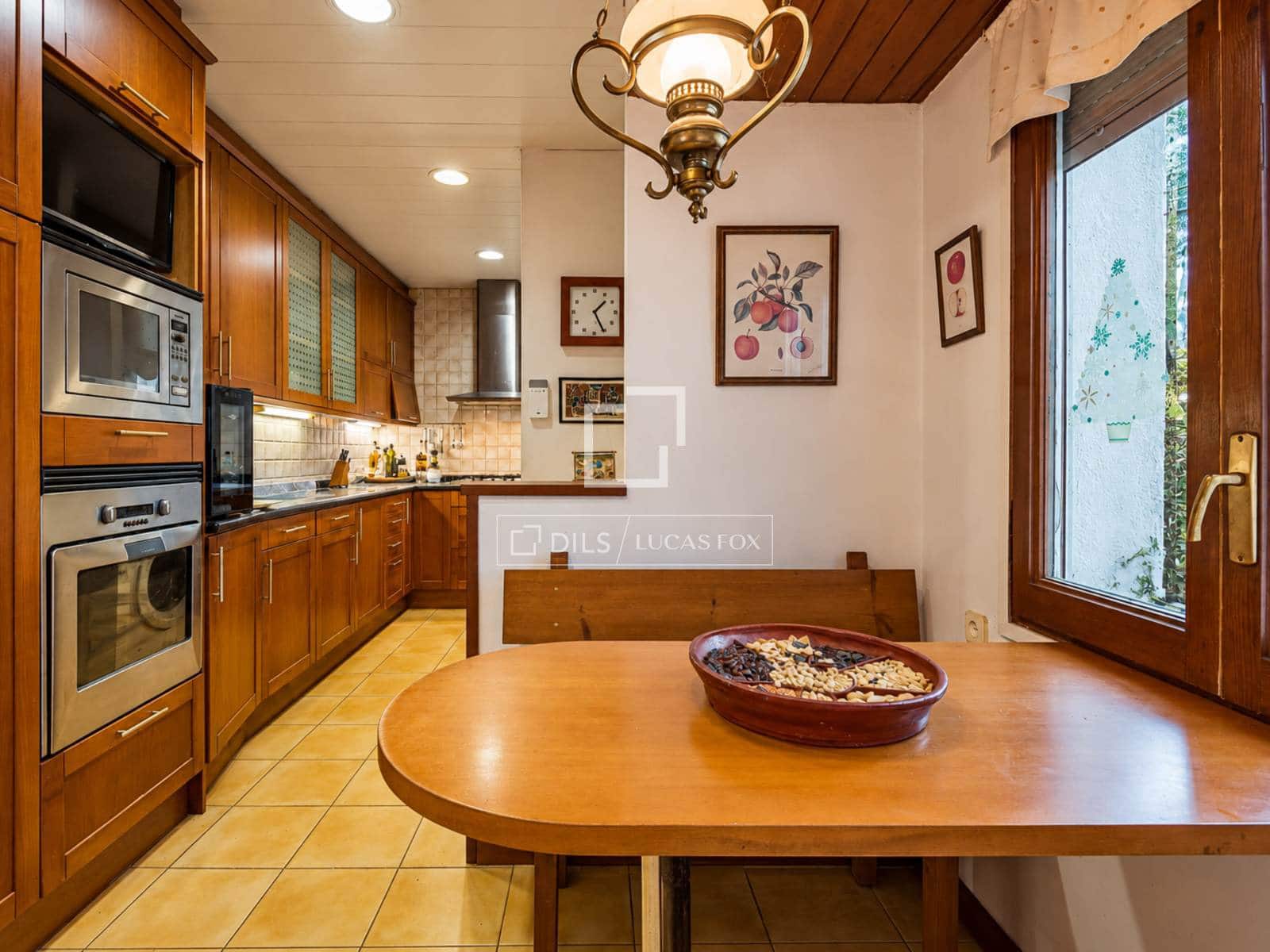4 sypialnia Willa na sprzedaż w Castelldefels z basenem garażem - 1 525 000 € (Ref: 10175898)