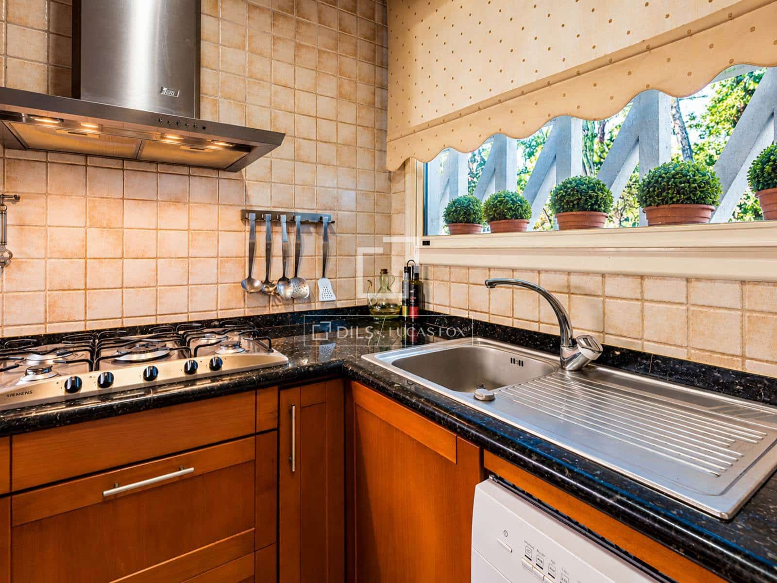 4 sypialnia Willa na sprzedaż w Castelldefels z basenem garażem - 1 525 000 € (Ref: 10175898)