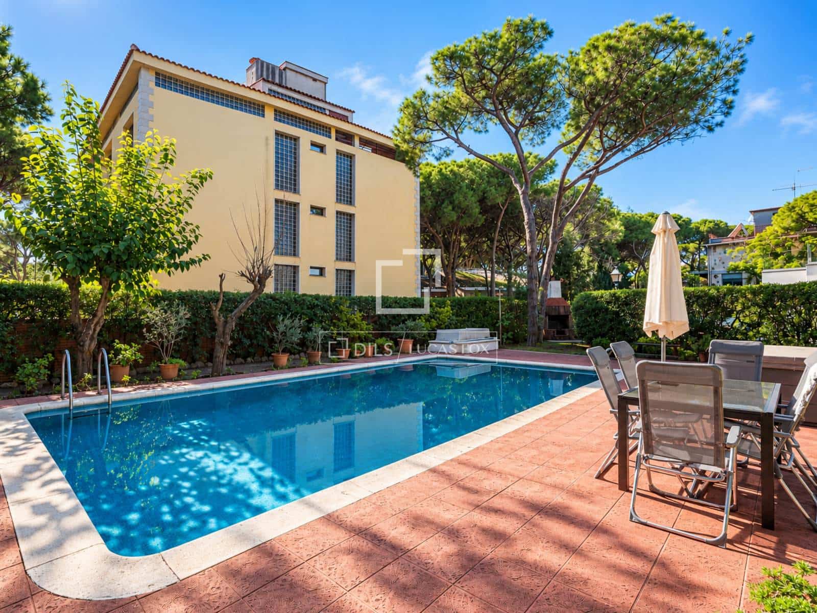 4 sypialnia Willa na sprzedaż w Castelldefels z basenem garażem - 1 525 000 € (Ref: 10175898)