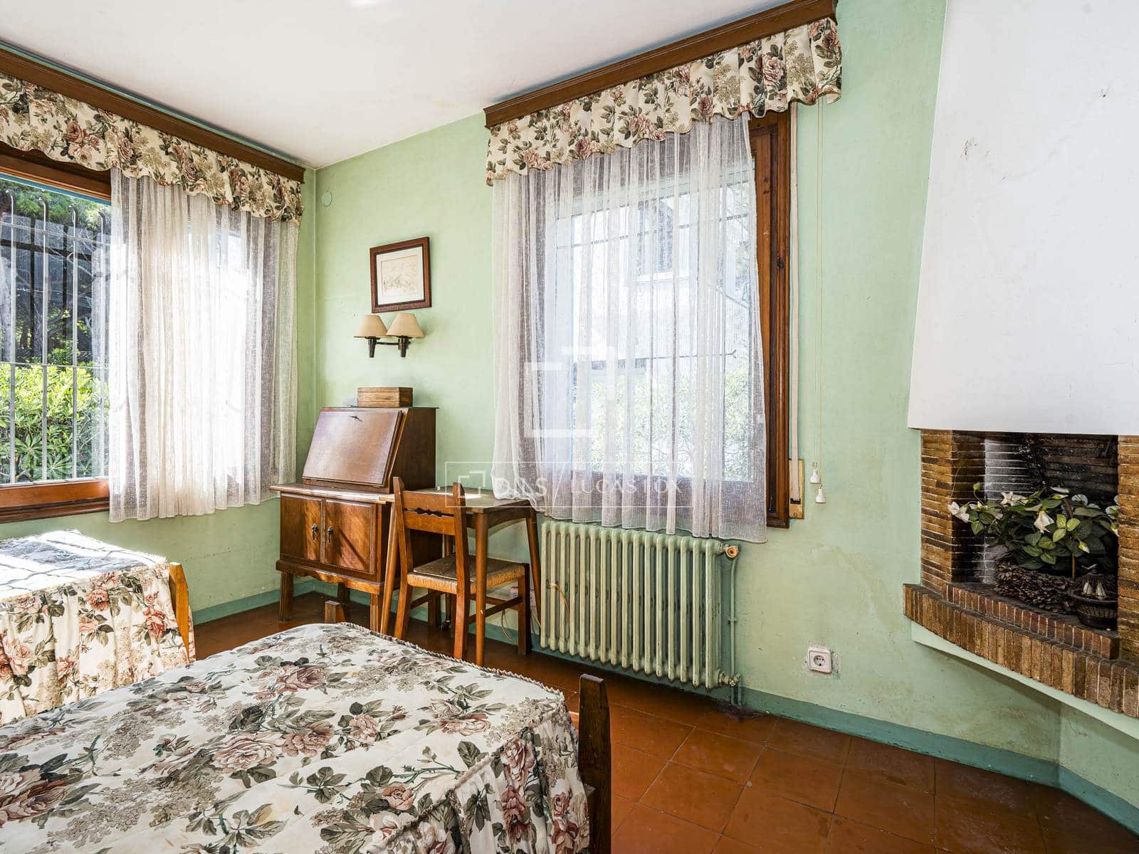 4 sypialnia Willa na sprzedaż w Castelldefels z basenem garażem - 1 525 000 € (Ref: 10175898)