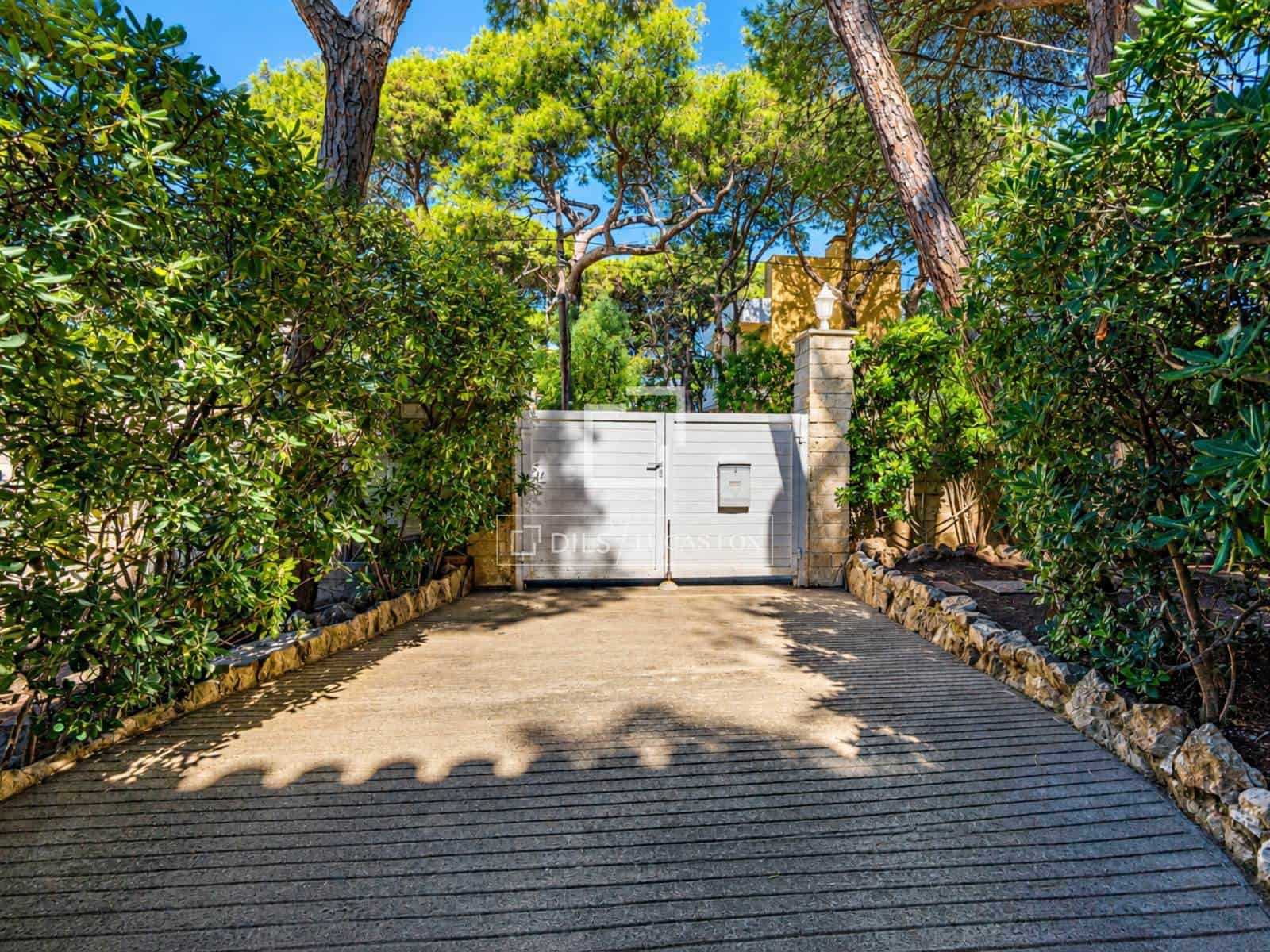 4 sypialnia Willa na sprzedaż w Castelldefels z basenem garażem - 1 525 000 € (Ref: 10175898)