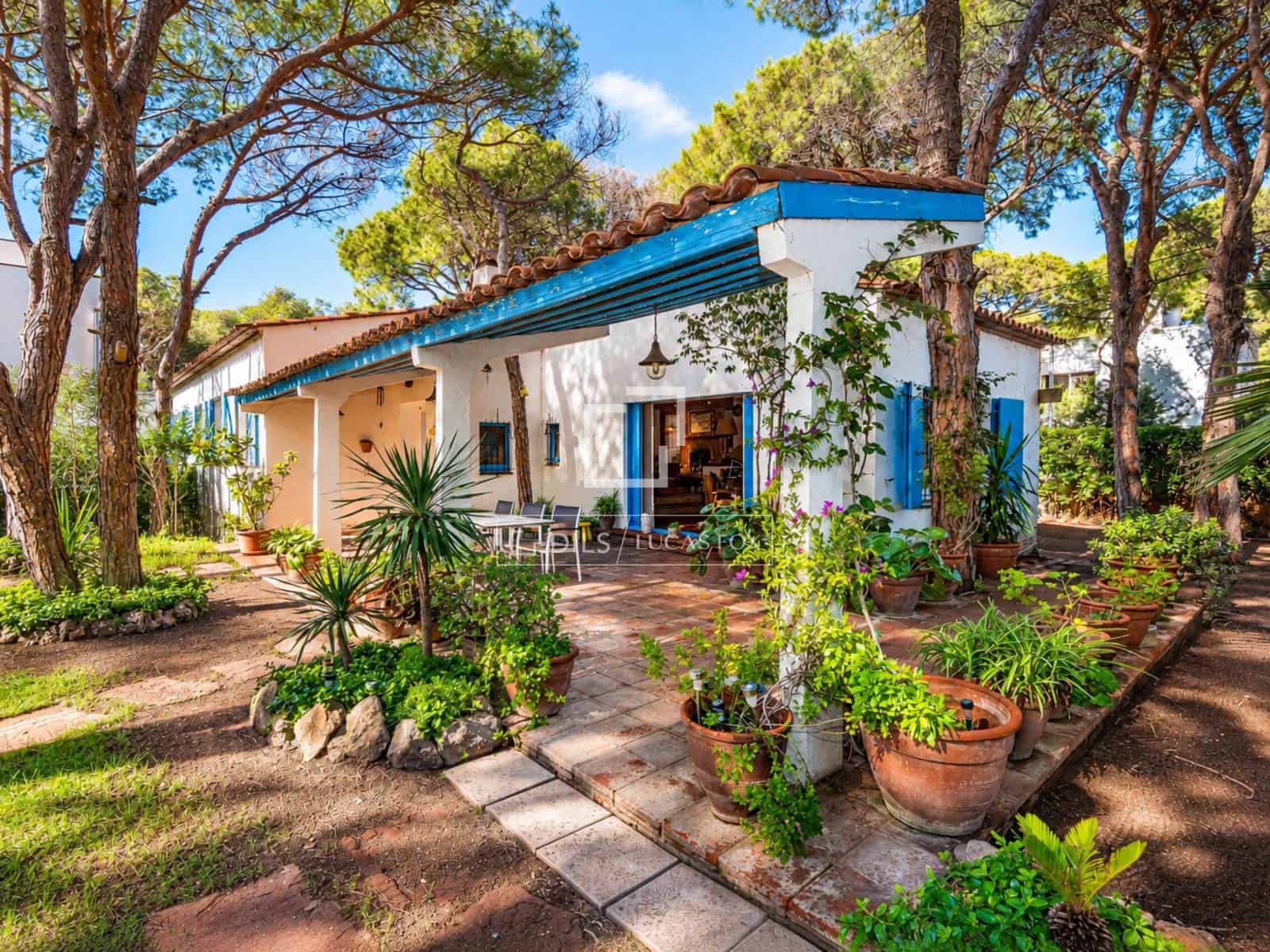 4 sypialnia Willa na sprzedaż w Castelldefels z basenem garażem - 1 525 000 € (Ref: 10175898)