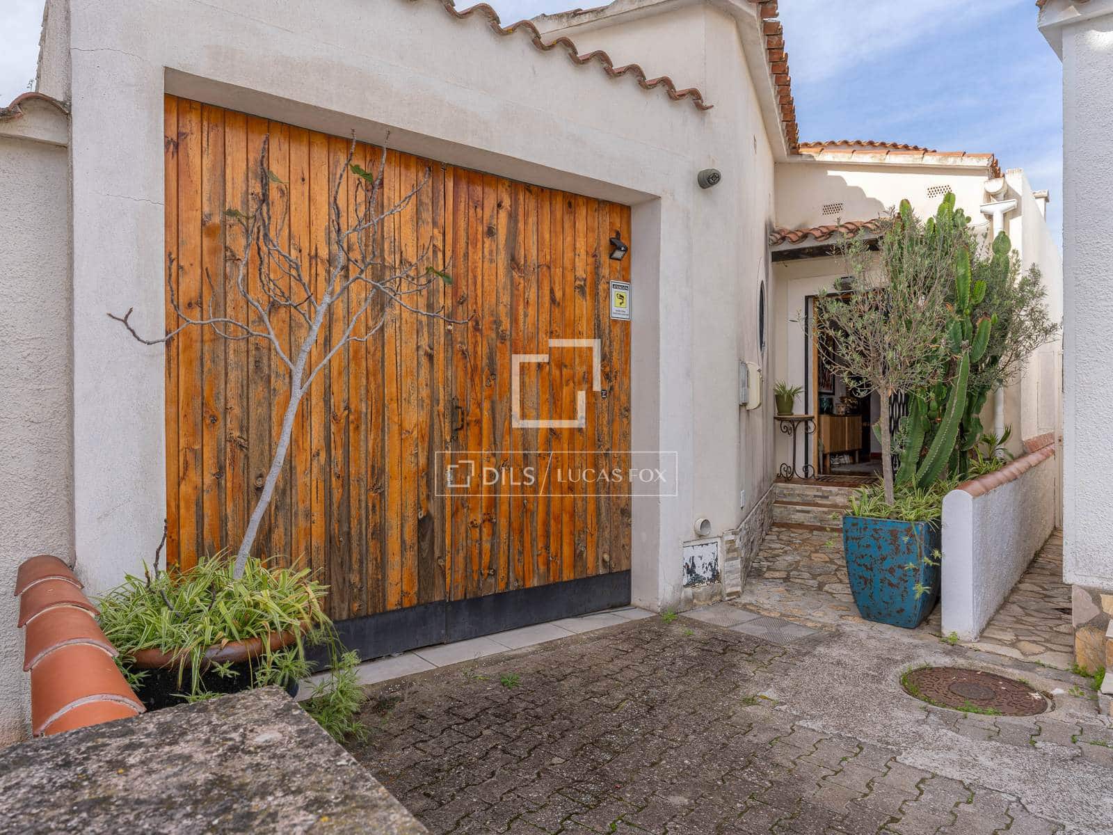 3 Zimmer Villa zu verkaufen in Empuriabrava mit Pool Garage - 1.299.000 € (Ref: 10175900)