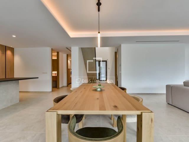 4 soveværelse Villa til salg i Altea med swimmingpool garage - € 2.345.000 (Ref: 10176012)