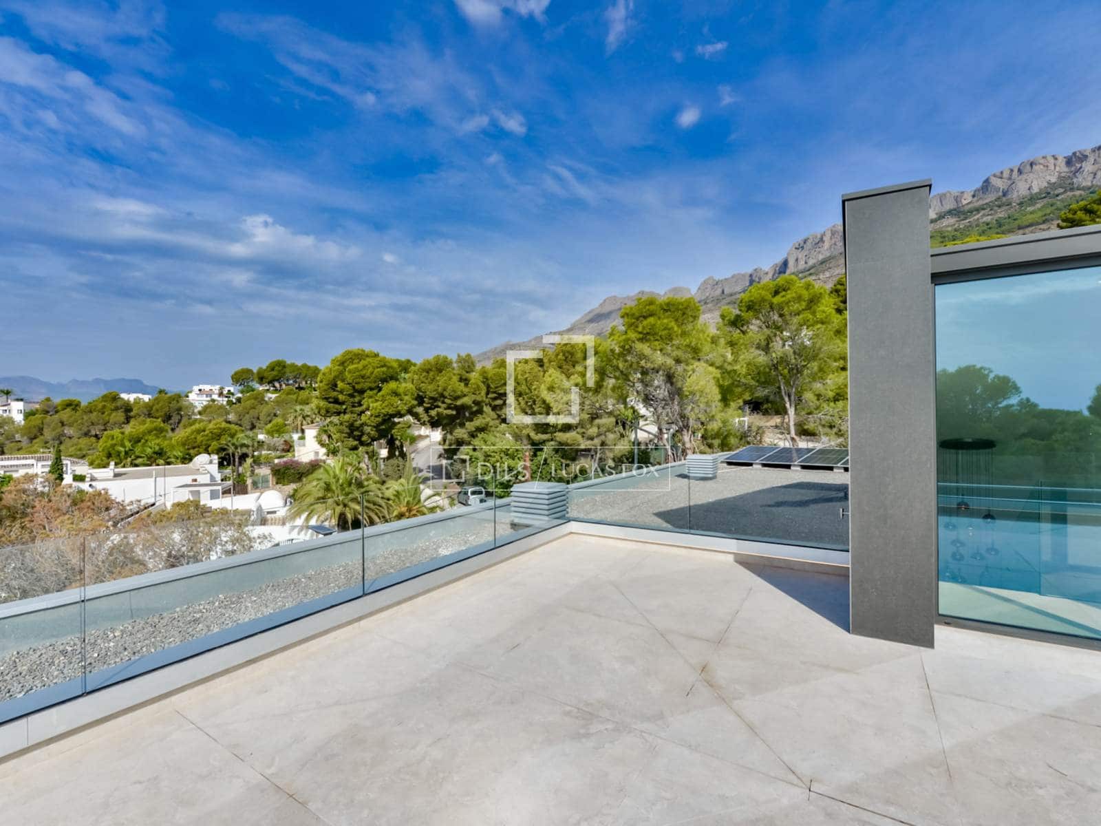 4 soveværelse Villa til salg i Altea med swimmingpool garage - € 2.345.000 (Ref: 10176012)