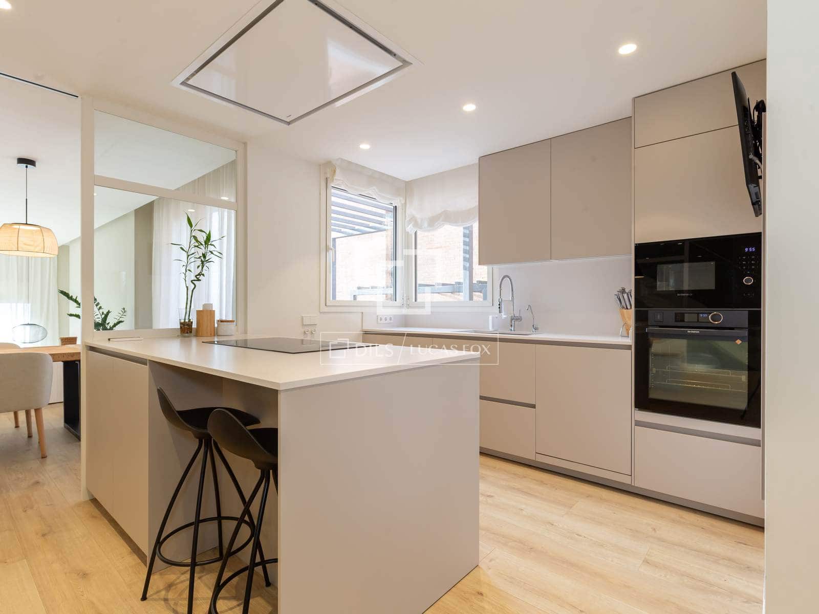 4 soveværelse Villa til salg i Esplugues de Llobregat med garage - € 2.340.000 (Ref: 10177436)