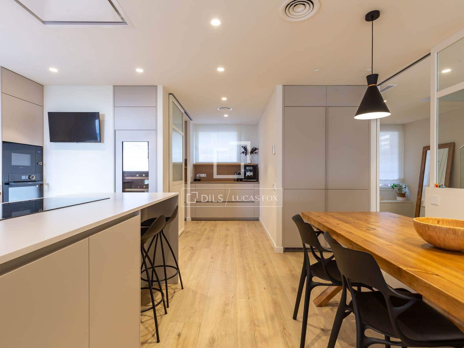 4 soveværelse Villa til salg i Esplugues de Llobregat med garage - € 2.340.000 (Ref: 10177436)