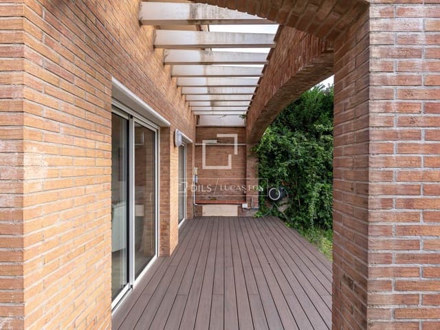 4 soveværelse Villa til salg i Esplugues de Llobregat med garage - € 2.340.000 (Ref: 10177436)