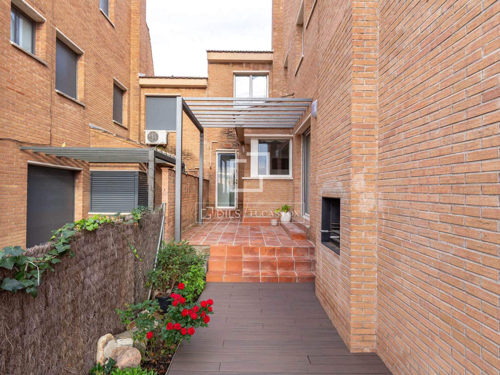 4 soveværelse Villa til salg i Esplugues de Llobregat med garage - € 2.340.000 (Ref: 10177436)