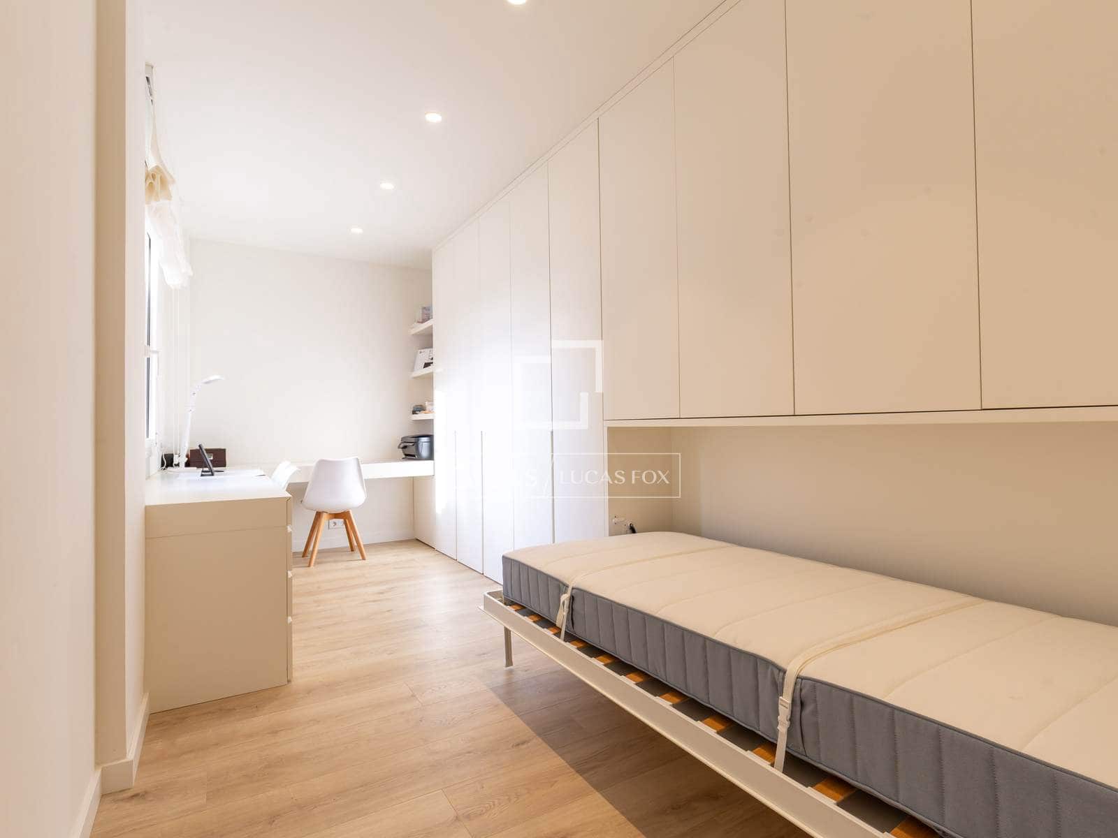 4 soveværelse Villa til salg i Esplugues de Llobregat med garage - € 2.340.000 (Ref: 10177436)