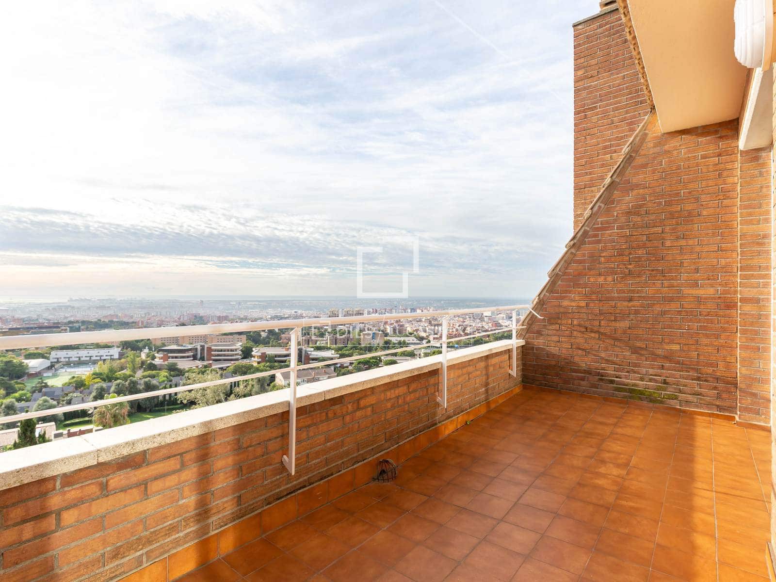 4 soveværelse Villa til salg i Esplugues de Llobregat med garage - € 2.340.000 (Ref: 10177436)