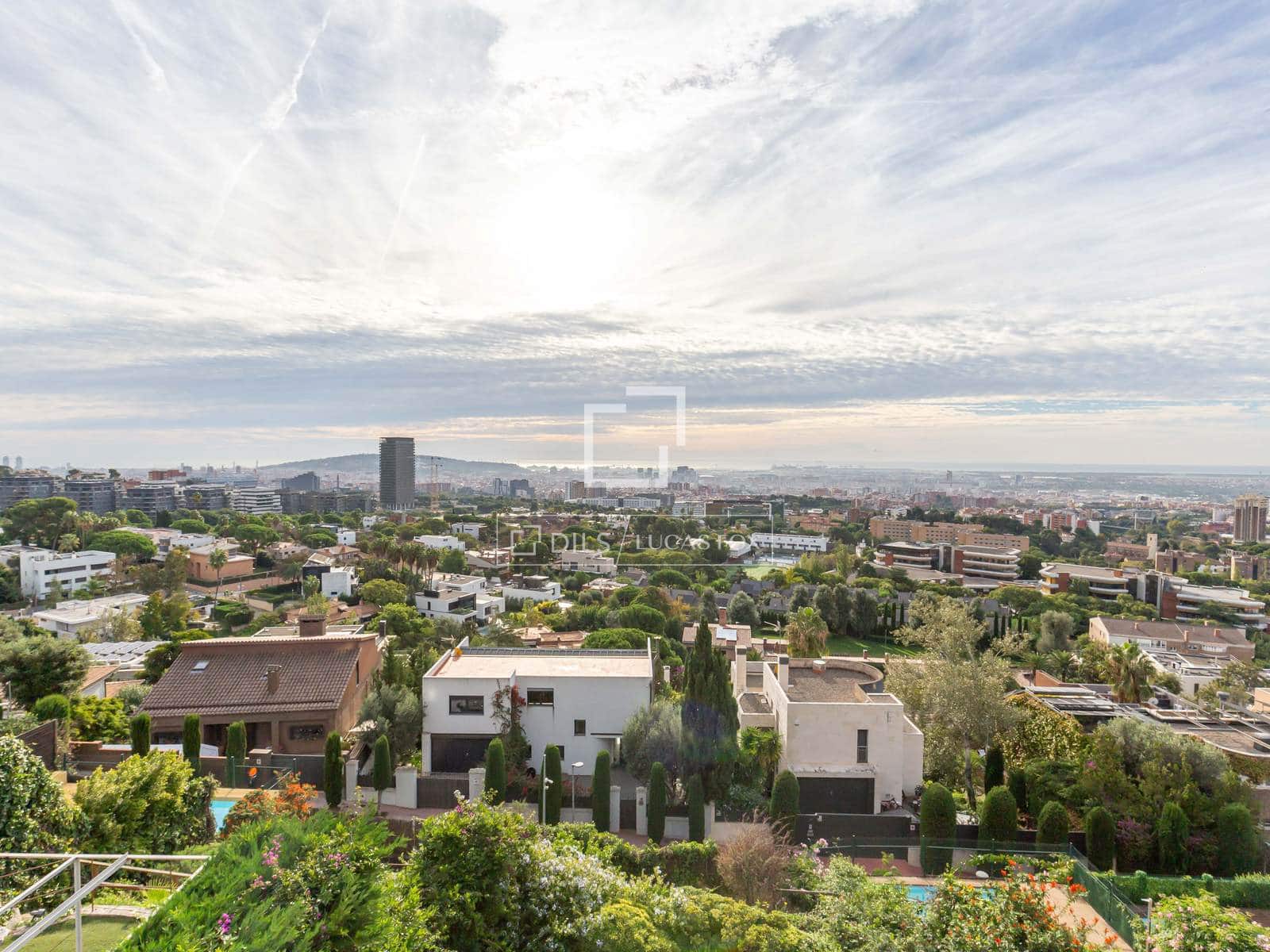 4 soveværelse Villa til salg i Esplugues de Llobregat med garage - € 2.340.000 (Ref: 10177436)