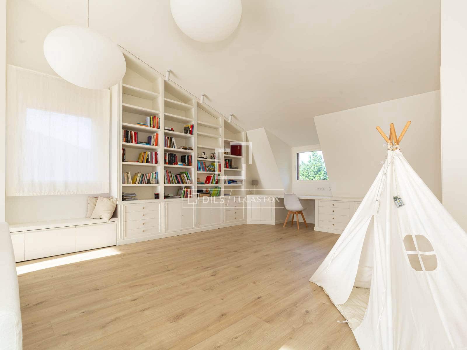 4 soveværelse Villa til salg i Esplugues de Llobregat med garage - € 2.340.000 (Ref: 10177436)