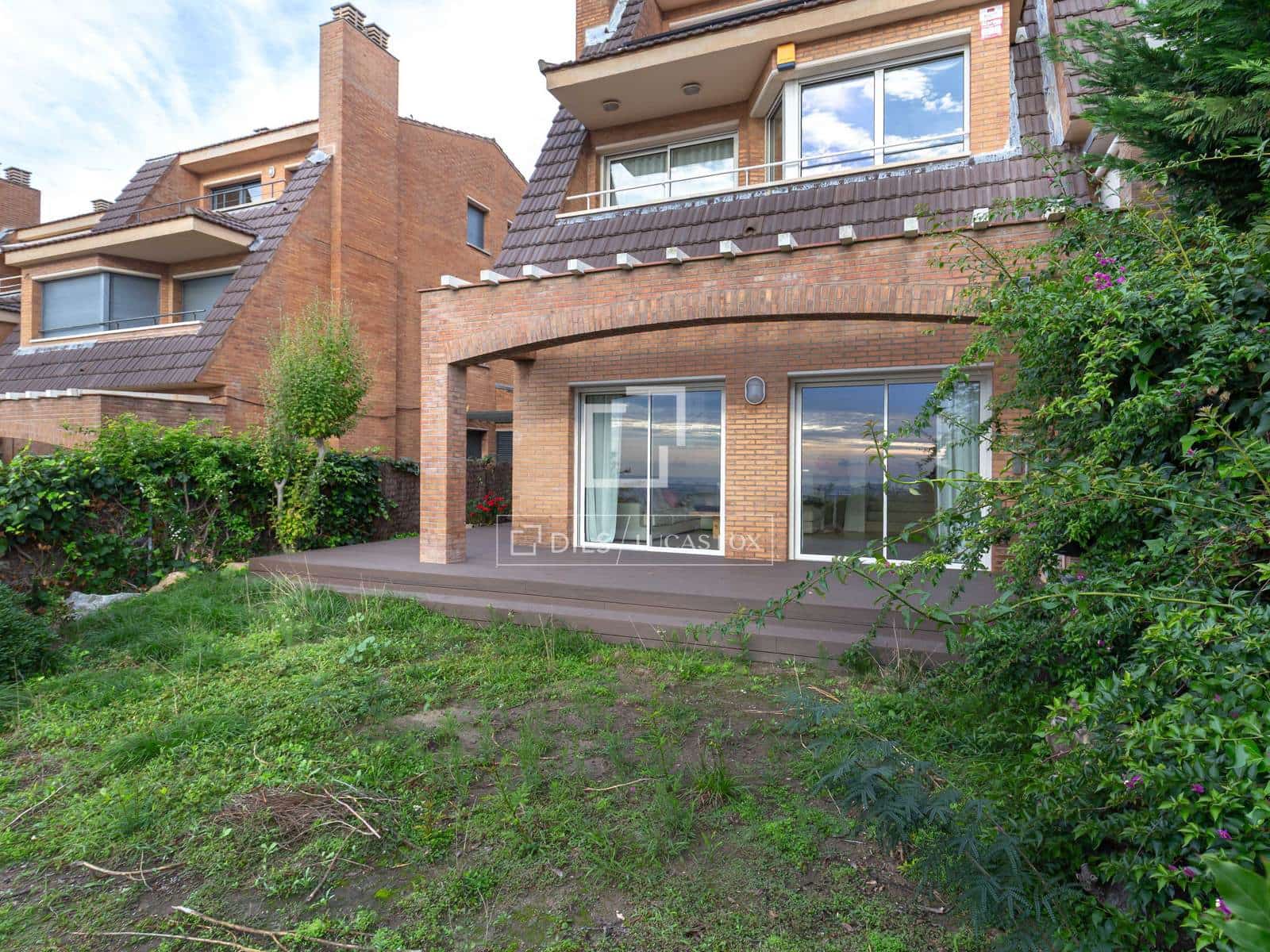 4 soveværelse Villa til salg i Esplugues de Llobregat med garage - € 2.340.000 (Ref: 10177436)