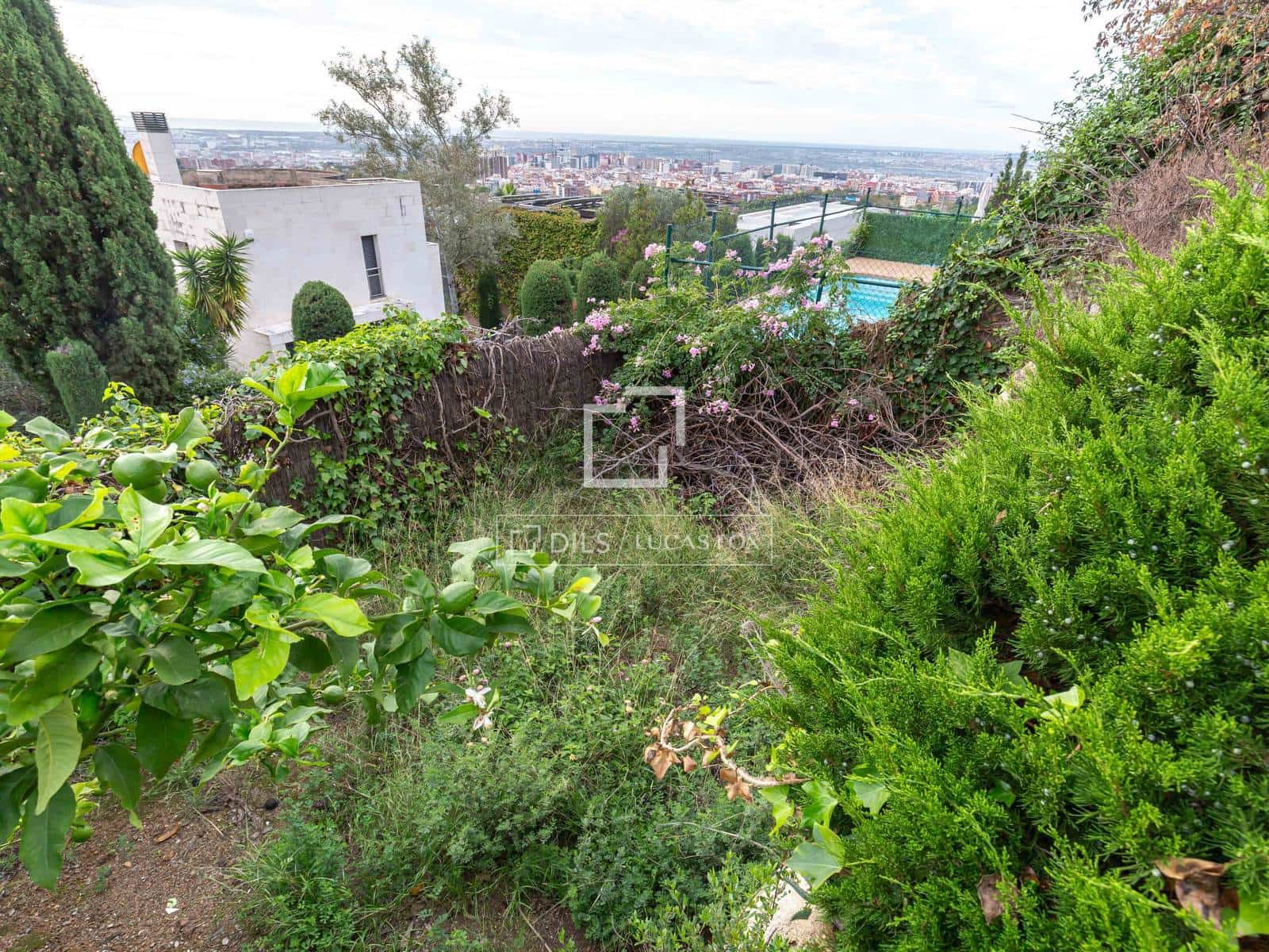 4 soveværelse Villa til salg i Esplugues de Llobregat med garage - € 2.340.000 (Ref: 10177436)