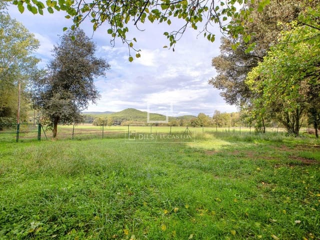 5 soveværelse Finca/Landehus til salg i Porqueres - € 650.000 (Ref: 10179602)