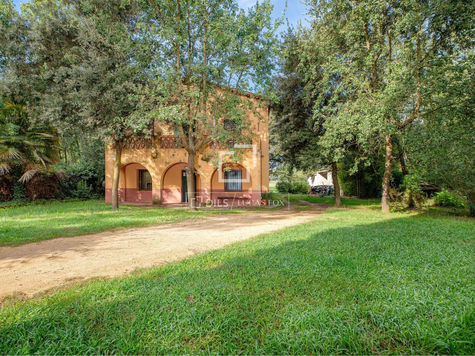 5 slaapkamer Finca/Landhuis te koop in Porqueres - € 650.000 (Ref: 10179602)