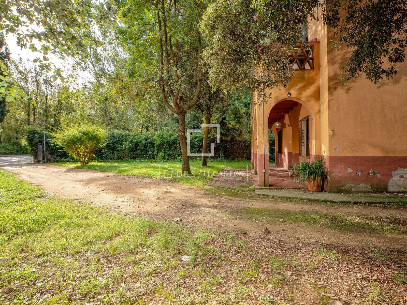 5 slaapkamer Finca/Landhuis te koop in Porqueres - € 650.000 (Ref: 10179602)
