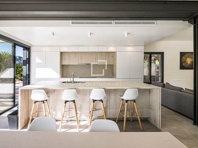Chalet de 6 habitaciones en Gavà en venta con piscina garaje - 1.380.000 € (Ref: 10179603)