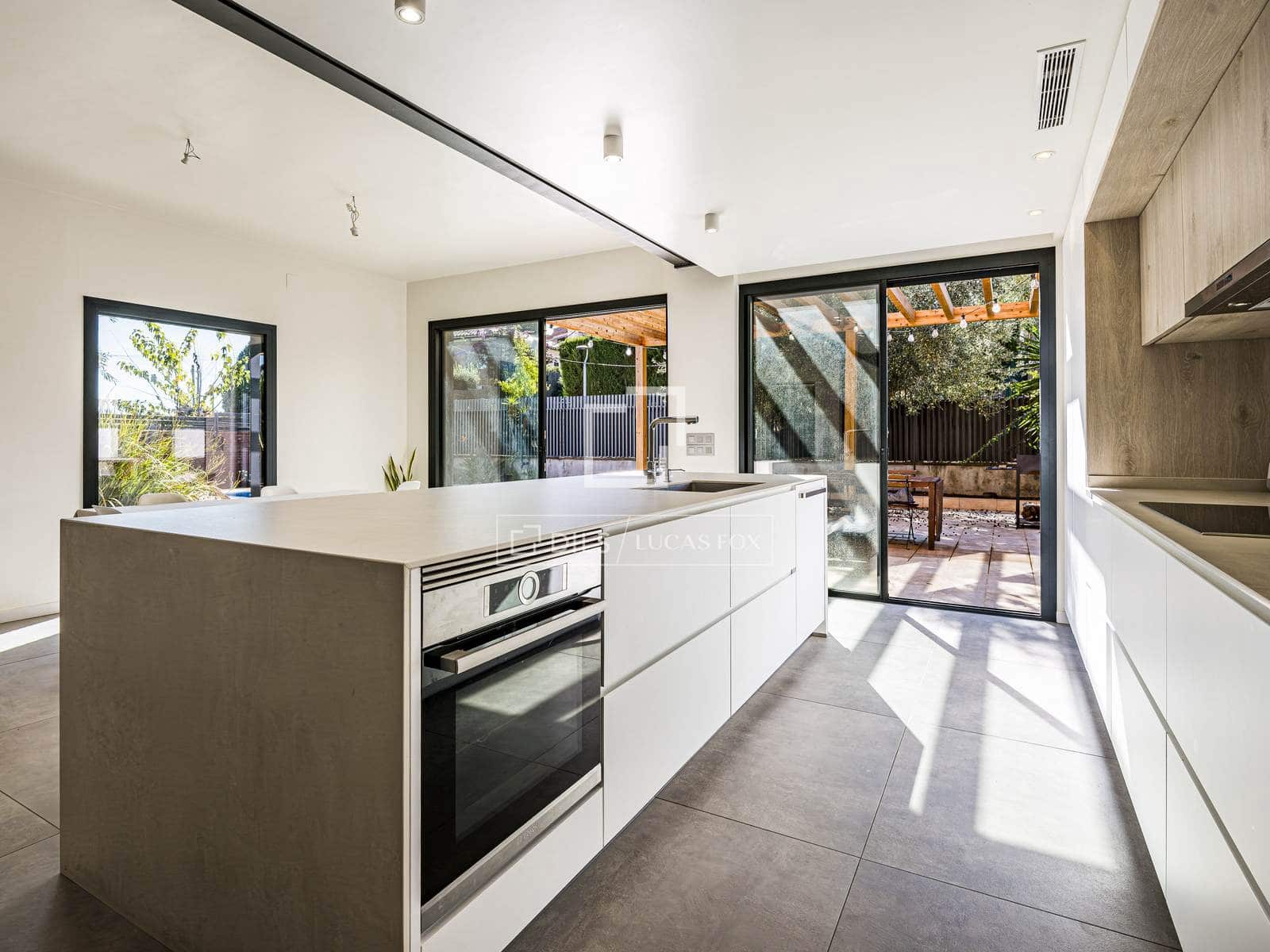 Chalet de 6 habitaciones en Gavà en venta con piscina garaje - 1.380.000 € (Ref: 10179603)