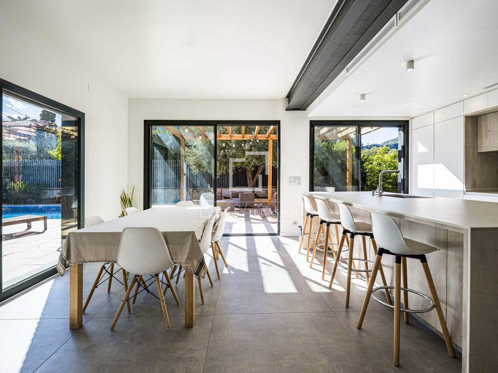Chalet de 6 habitaciones en Gavà en venta con piscina garaje - 1.380.000 € (Ref: 10179603)