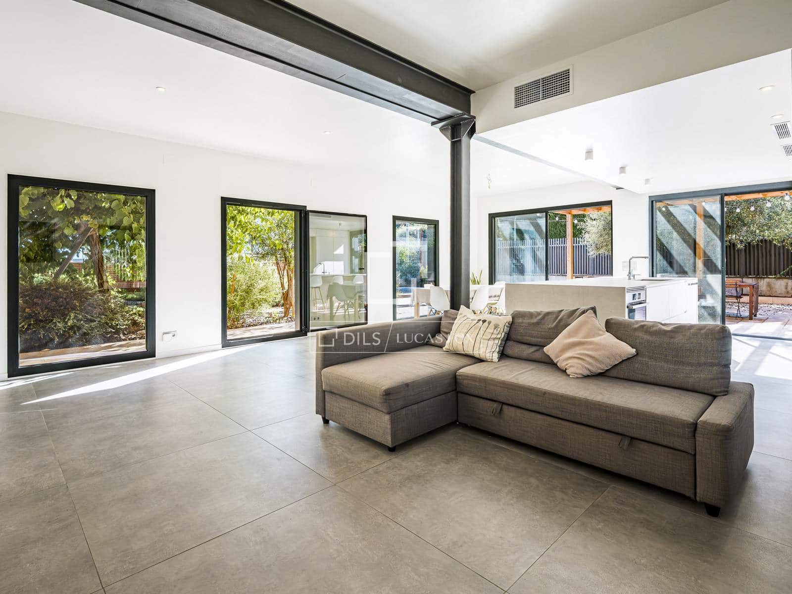 Chalet de 6 habitaciones en Gavà en venta con piscina garaje - 1.380.000 € (Ref: 10179603)