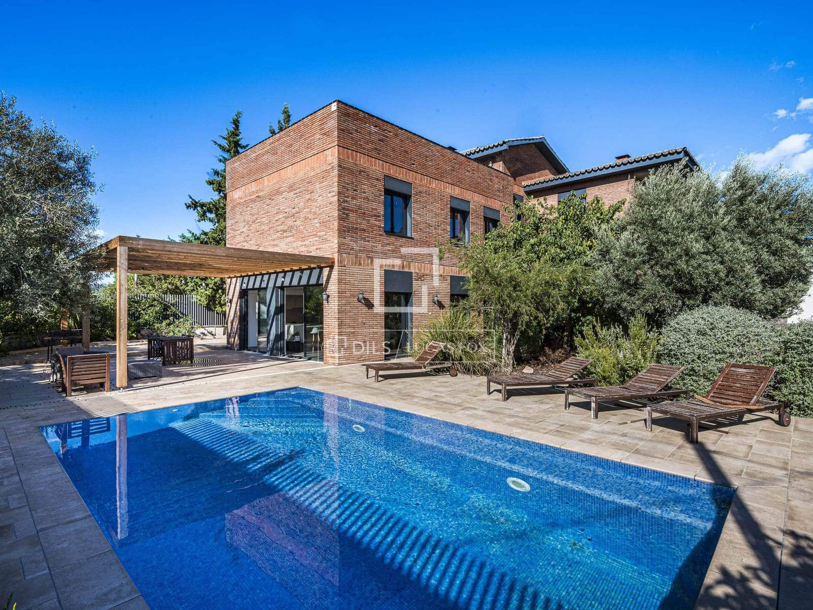 Chalet de 6 habitaciones en Gavà en venta con piscina garaje - 1.380.000 € (Ref: 10179603)