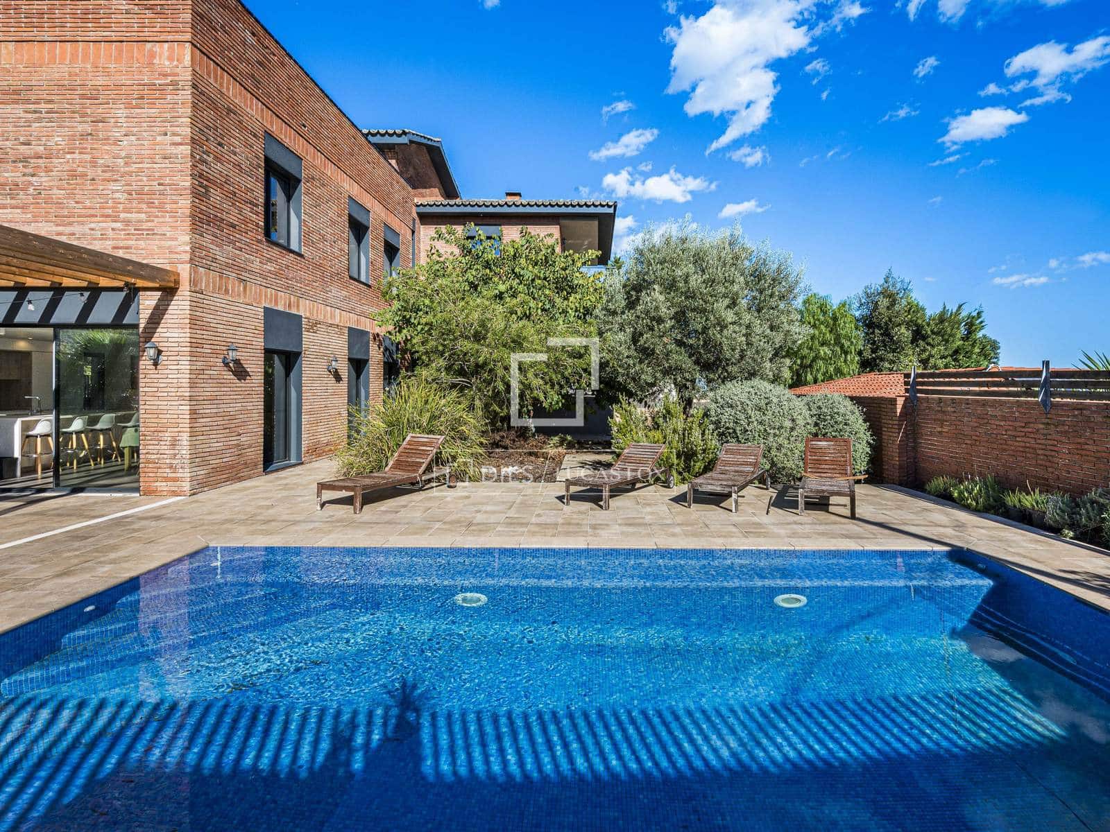 Chalet de 6 habitaciones en Gavà en venta con piscina garaje - 1.380.000 € (Ref: 10179603)