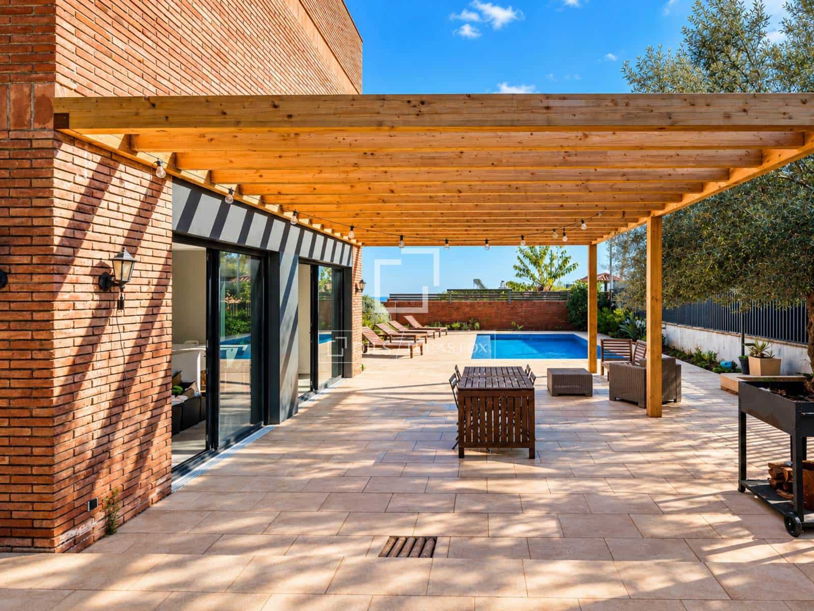 Chalet de 6 habitaciones en Gavà en venta con piscina garaje - 1.380.000 € (Ref: 10179603)