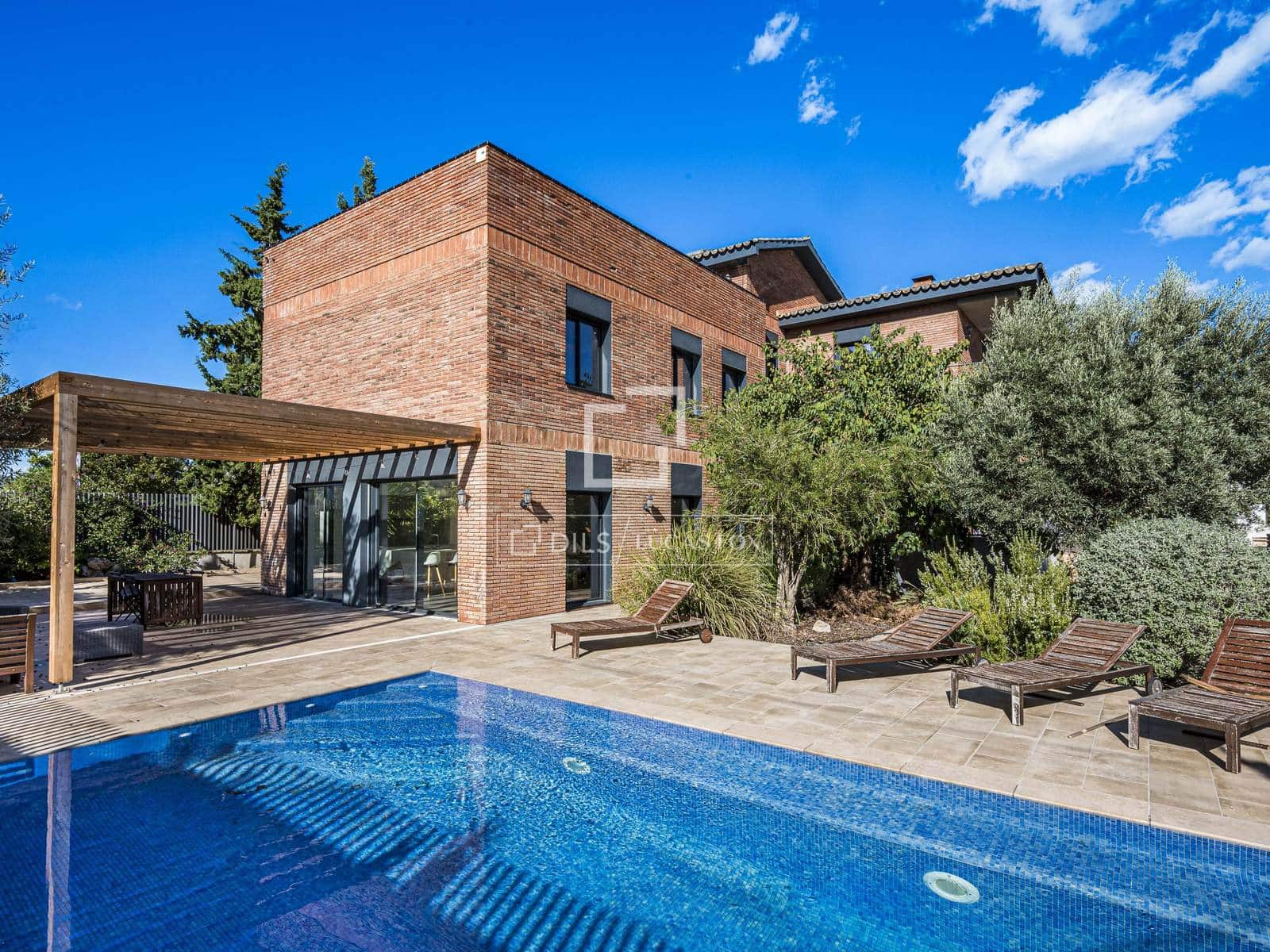 Chalet de 6 habitaciones en Gavà en venta con piscina garaje - 1.380.000 € (Ref: 10179603)