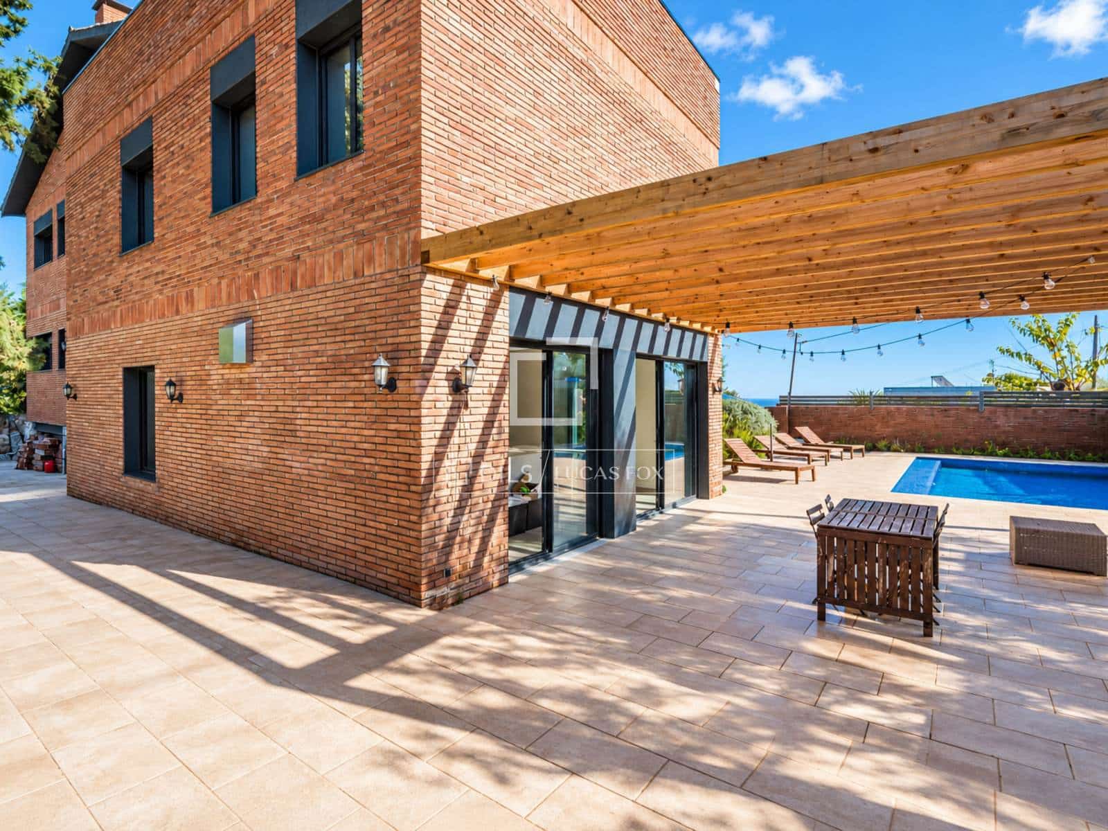 Chalet de 6 habitaciones en Gavà en venta con piscina garaje - 1.380.000 € (Ref: 10179603)