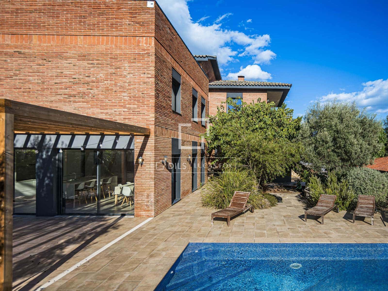 Chalet de 6 habitaciones en Gavà en venta con piscina garaje - 1.380.000 € (Ref: 10179603)