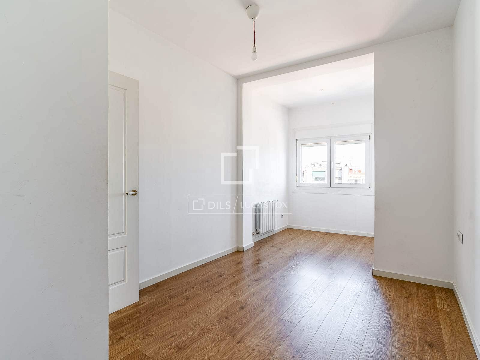 Apartamento de 3 habitaciones en Barcelona ciudad en venta - 749.000 € (Ref: 10180897)