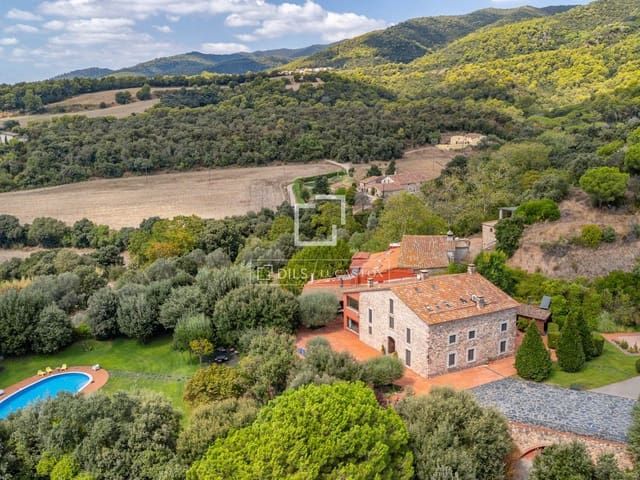 11 soverom Finca/Herregård til salgs i Sant Pere de Vilamajor med svømmebasseng garasje - € 2 900 000 (Ref: 10183448)