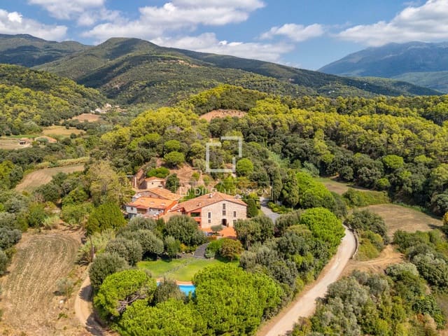 11 soverom Finca/Herregård til salgs i Sant Pere de Vilamajor med svømmebasseng garasje - € 2 900 000 (Ref: 10183448)