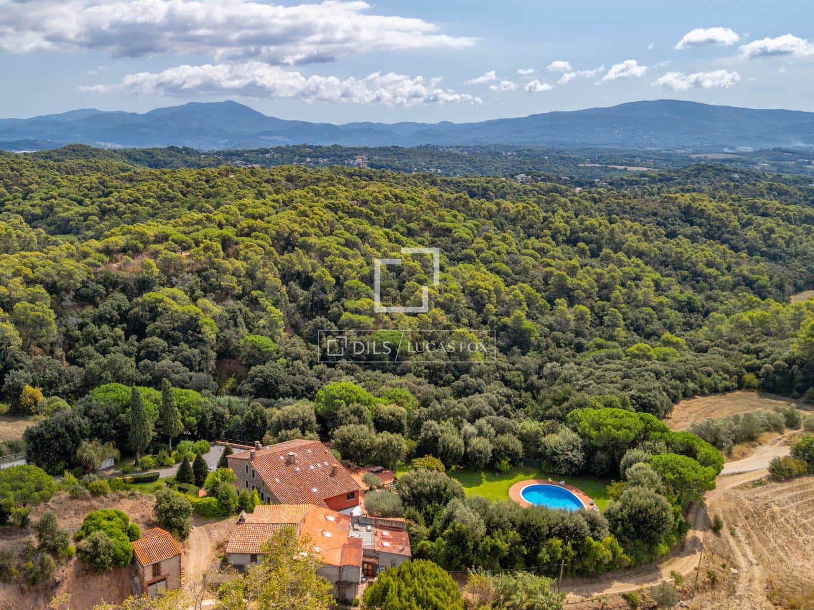 11 soverom Finca/Herregård til salgs i Sant Pere de Vilamajor med svømmebasseng garasje - € 2 900 000 (Ref: 10183448)