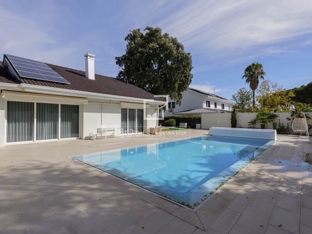 Chalet de 3 habitaciones en Pozuelo de Alarcón en alquiler con piscina garaje - 6.000 € (Ref: 10183450)